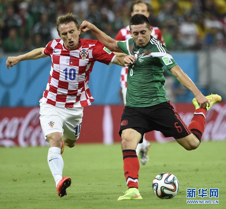 MUNDIAL 2014: México avanza con estallido tardío ante Croacia