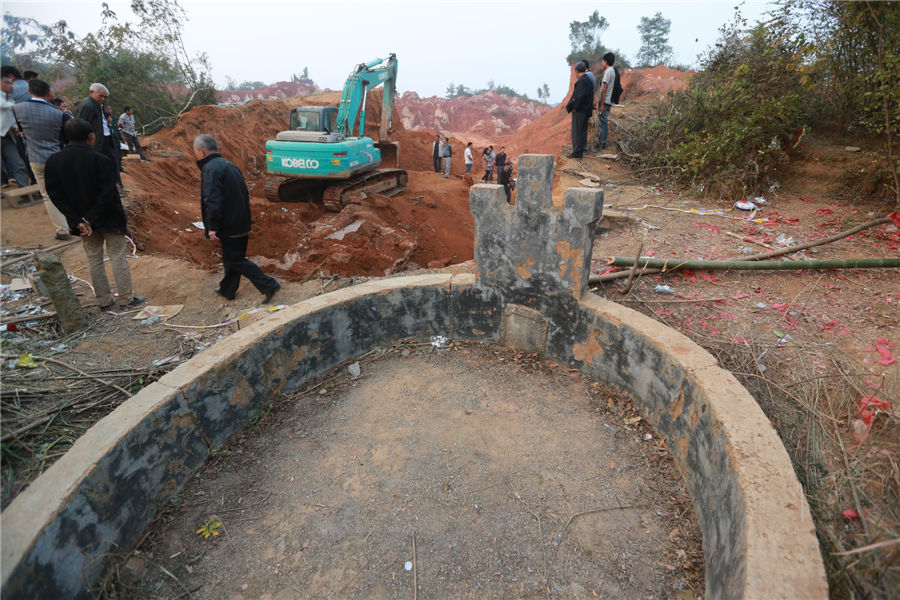 Acaban de desenterrar por azar una tumba con murales de color en las paredes en Qunyi, Wanbao, ciudad de Loudi, provincia de Hunan, el 14 de octubre de2014.