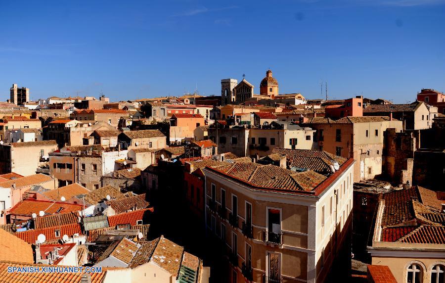 Bello paisaje de Cagliari, capital de la isla de Cerde?a de Italia