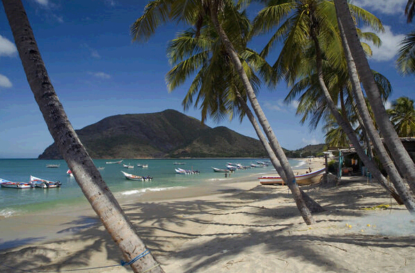 Un perseguido por asesinato envía postales a los jueces desde el Caribe