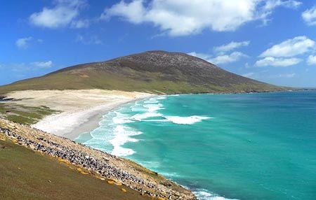 "Las Islas Malvinas son argentinas", leyenda en todo el transporte público del país por ley