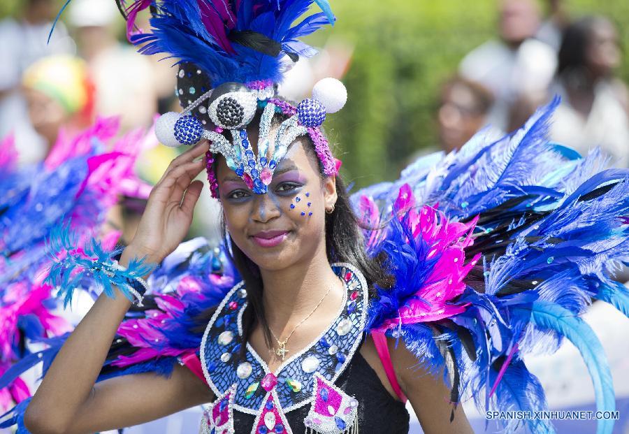 Desfile de Adolescentes en Toronto