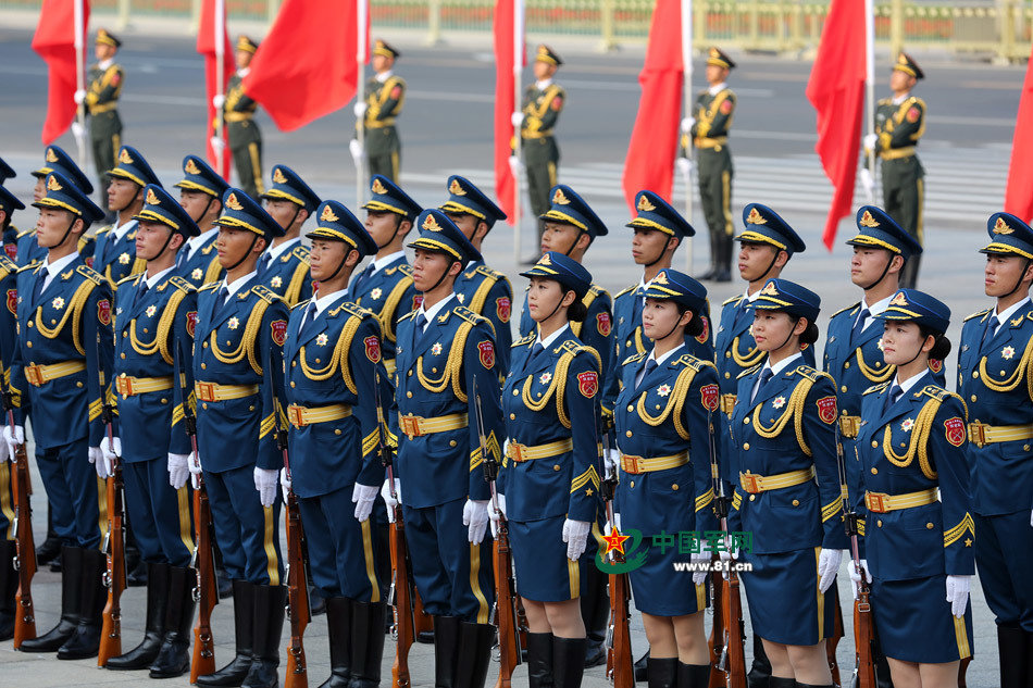 Guardias de honor femeninas aparecerán en desfile de Día de la Victoria