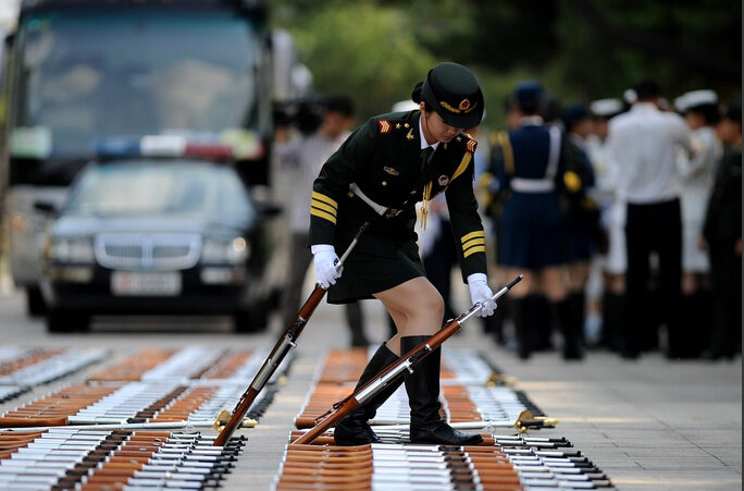 Guardias de honor femeninas aparecerán en desfile de Día de la Victoria