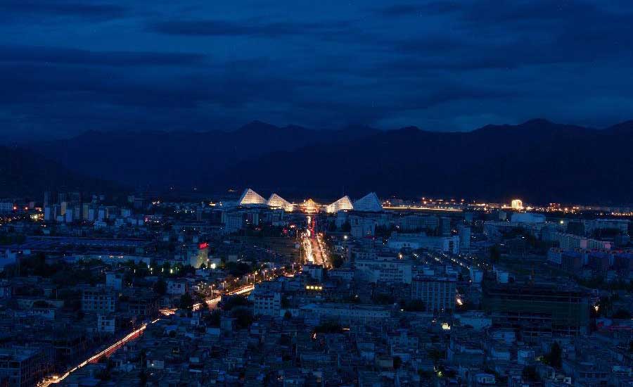 Vistas de Lhasa por la noche