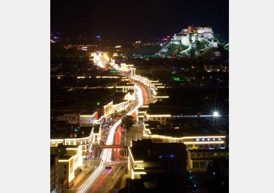 Vistas de Lhasa por la noche