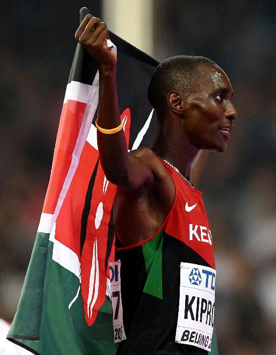 Keniano Kiprop gana oro en 1.500 metros varonil en Campeonato Mundial de Atletismo en Beijing