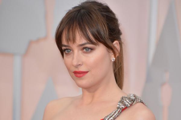 Dakota Johnson revela sus problemas con hombres