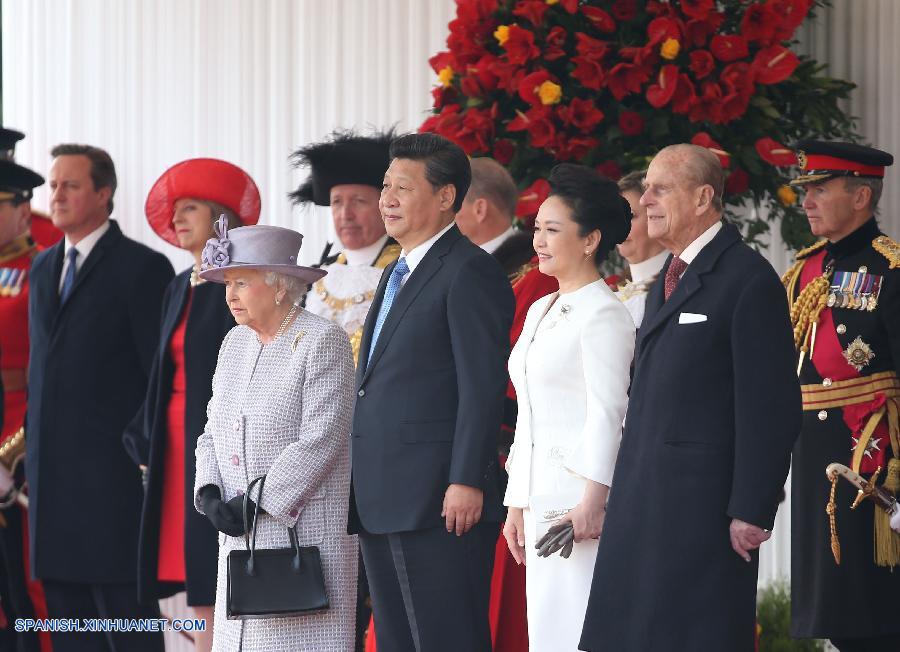 Reina Isabel II ofrece ceremonia de bienvenida a presidente chino en su visita de Estado a Reino Unido