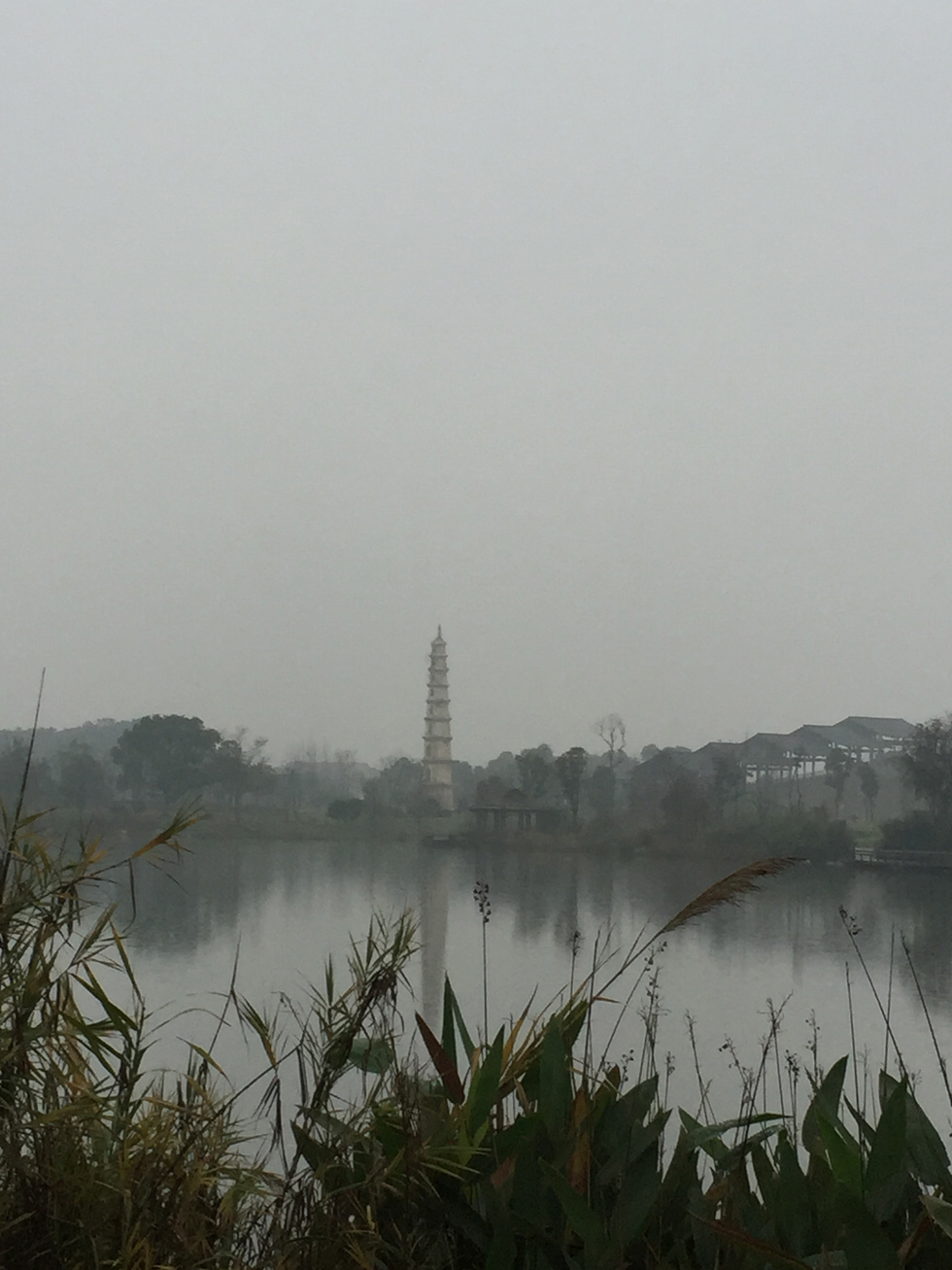 Periodistas extranjeros visitan los hornos de porcelana de Jizhou