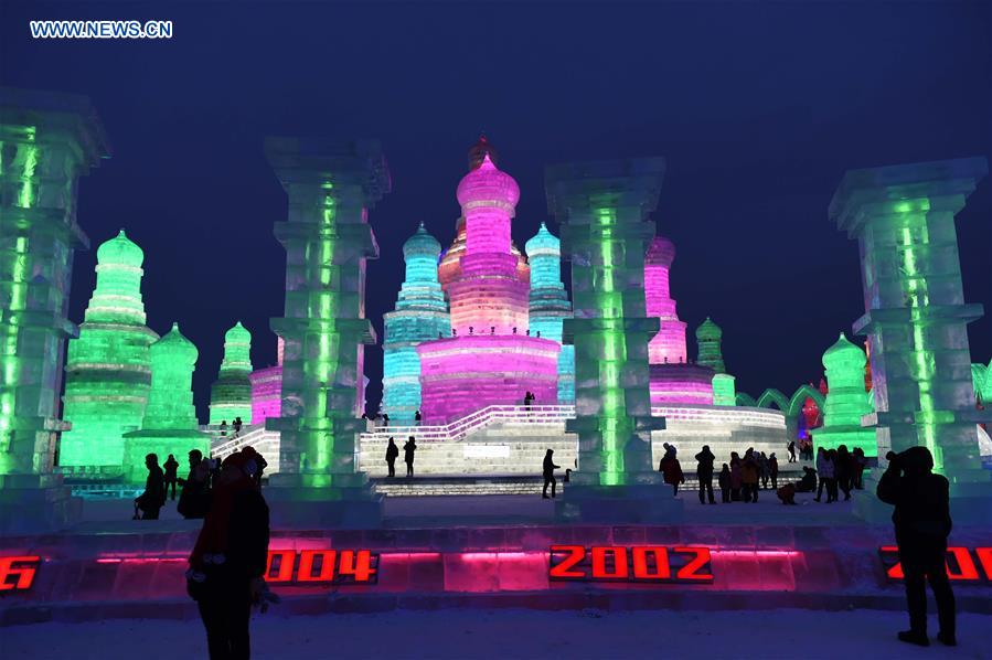 Inauguran el Festival Internacional de Hielo y Nieve de Harbin