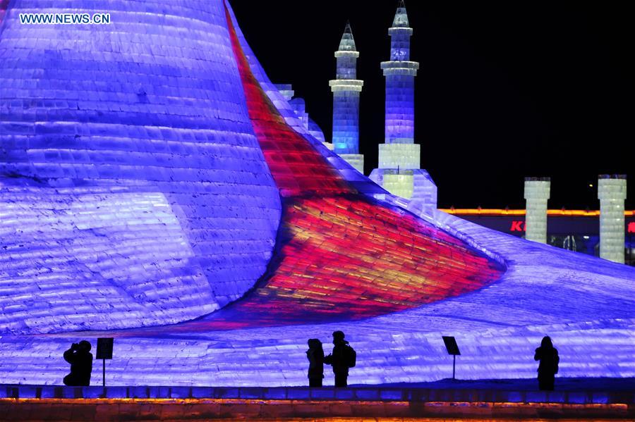 Inauguran el Festival Internacional de Hielo y Nieve de Harbin