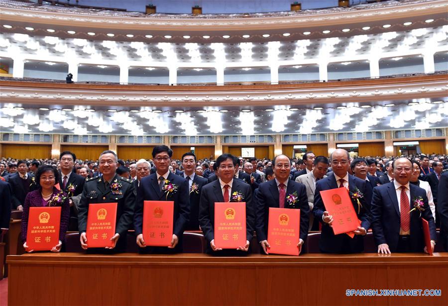 China reconoce a prominentes científicos y destaca innovación