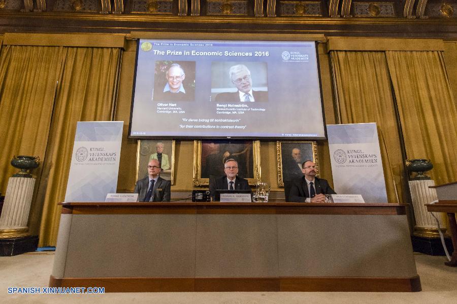 Dos economistas comparten Nobel de Economía 2016