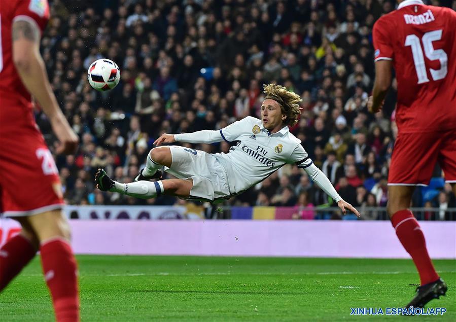 Fútbol: Real Madrid gana 3-0 al Sevilla en eliminatoria Copa del Rey y suma 38 juegos invictos