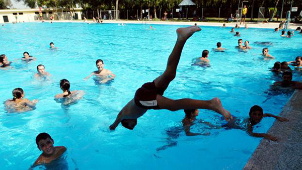 El Tribunal de Estrasburgo obliga a las ni?as musulmanas de Suiza a acudir a las clases de natación mixtas