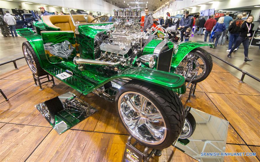 Un automóvil modificado es mostrado durante la tercera edición de la Exhibición de Automóviles Personalizados y Automovilismo Motorama Toronto, en la ciudad de Toronto, Canadá, el 11 de marzo de 2017. De acuerdo con información de la prensa local, la exhibición Motorama Toronto se celebra del 10 al 12 de marzo este a?o, y se muestran al público cientos de automóviles modificados y vehículos de carreras. (Xinhua/Zou Zheng)