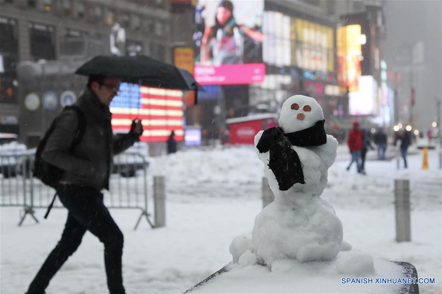 Tormenta invernal azota noreste de Estados Unidos y se cancelan 6.000 vuelos