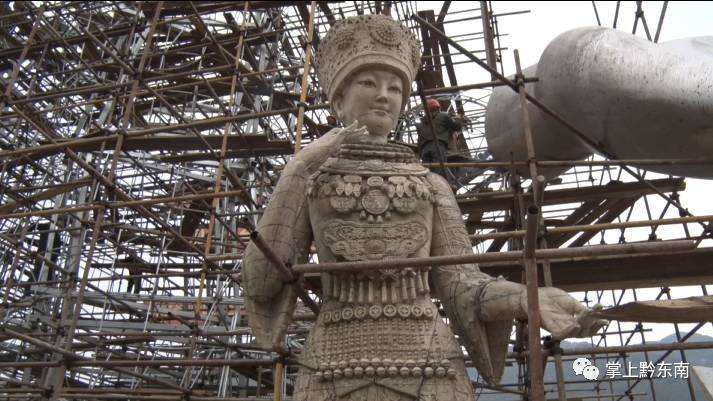 Erigen estatua de la Diosa de la Belleza de los Miao, la más alta de su clase en China