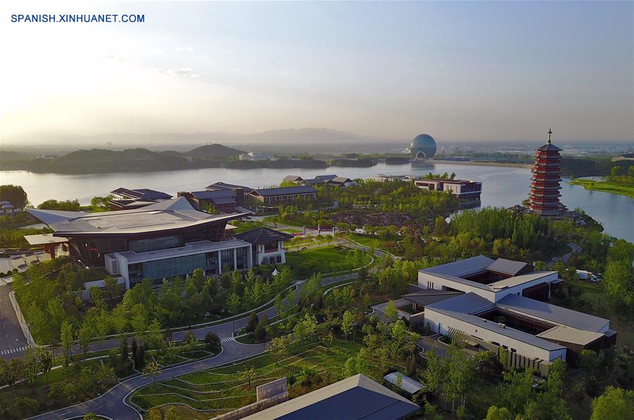 Vista aérea de un paisaje del punto de veraneo del lago Yanqi