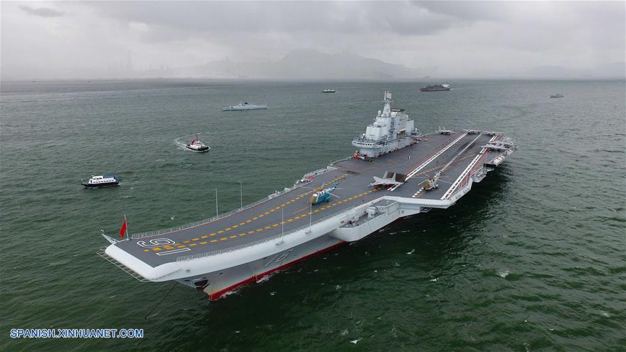 Llega a la RAEHK una flotilla que incluye al primer portaaviones chino Liaoning