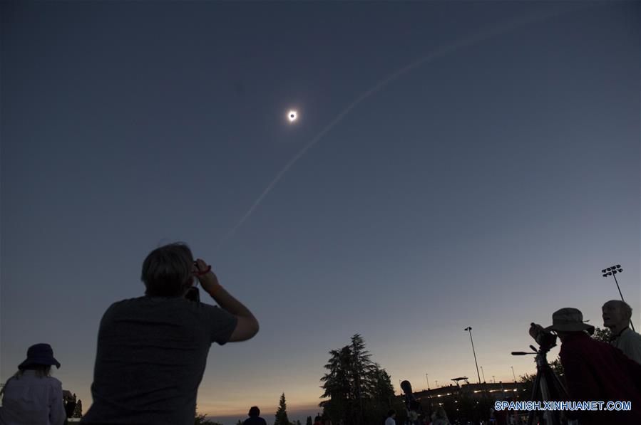 Eclipse solar total recorre EEUU de costa a costa