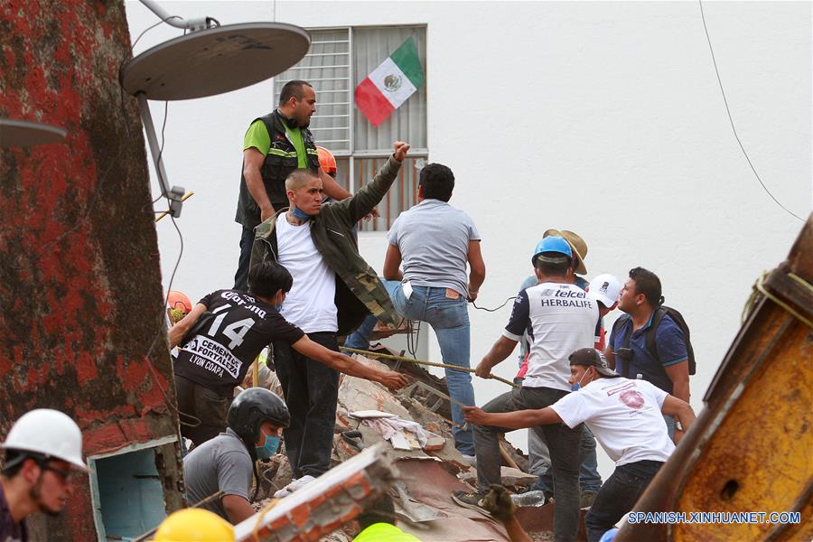 Suman 194 los muertos por terremoto en México