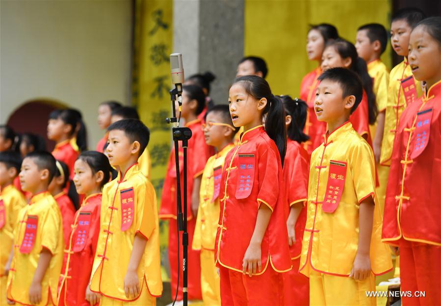 Celebran ceremonias en China por el 568 aniversario del natalicio de Confucio