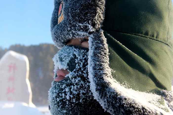 Soldados chinos protegen las fronteras de la nación bajo temperaturas gélidas