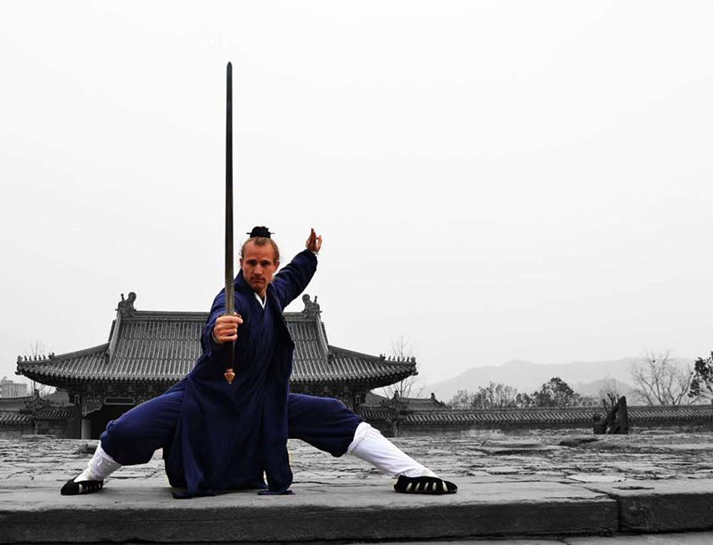 Pinnick no es solamente un estudiante, también se desempe?a como entrenador y ofrece la esencia de las artes marciales a sus estudiantes extranjeros. [Foto: Feng Yuxin] 