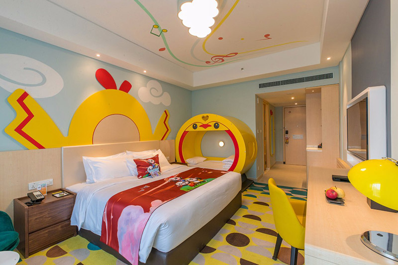 Interior de una habitación en el hotel de temática panda en Guangzhou, capital de la provincia de Guangdong. [Foto: Chimelong. com] 