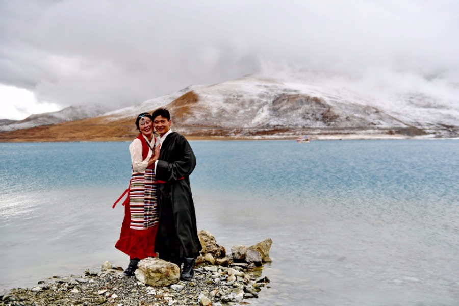 La primavera llega al lago Yamdrok