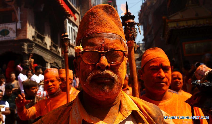 Celebración del Festival Sindoor Jatra en Nepal