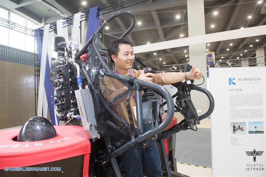 Más de 10.000 jóvenes se reúnen en conferencia de innovación tecnológica de China