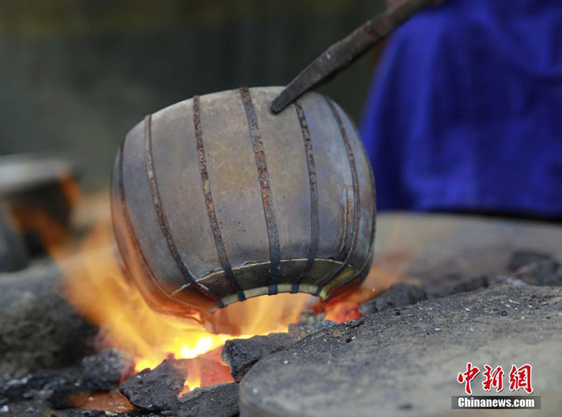 Un vistazo a las ollas de cobre hechas a mano en Zhangjiajie