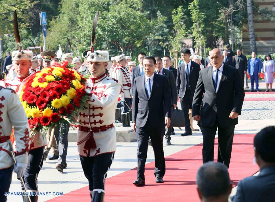 Premier chino pide intercambios más estrechos entre pueblos con Bulgaria