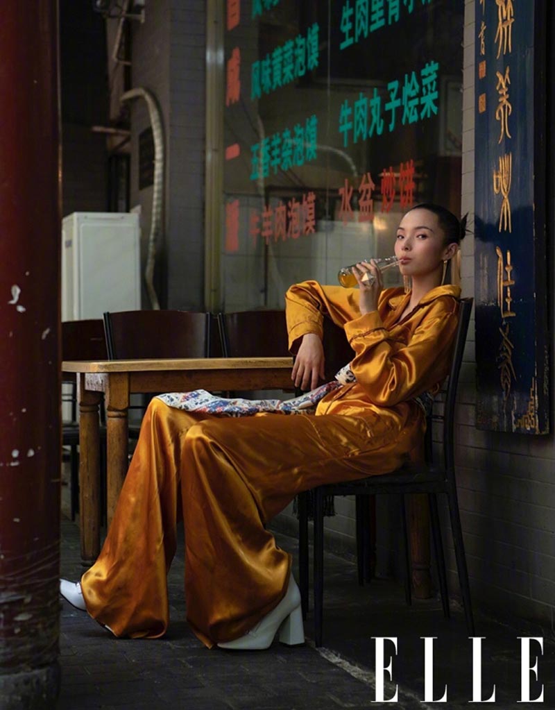 La supermodelo Ju Xiaowen es portada de una revista de moda