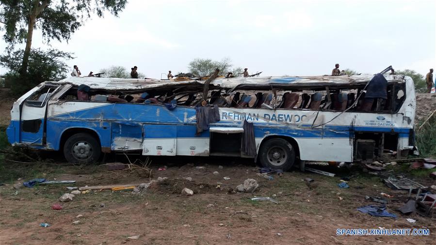 Accidente vial deja 14 muertos y más de 30 heridos en noroeste de Pakistán