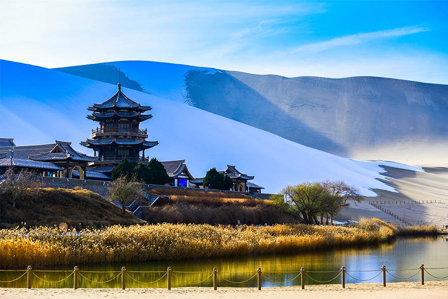 Después de la primera nevada, Dunhuang se convierte en la “tierra de las hadas”