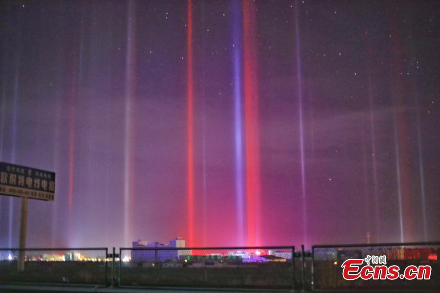 El frío extremo produce deslumbrantes columnas de luz en Qinghai