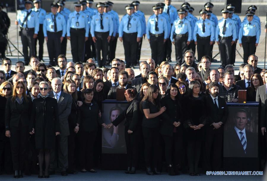 Realizan ceremonia luctuosa a víctimas de accidente aéreo en Puebla