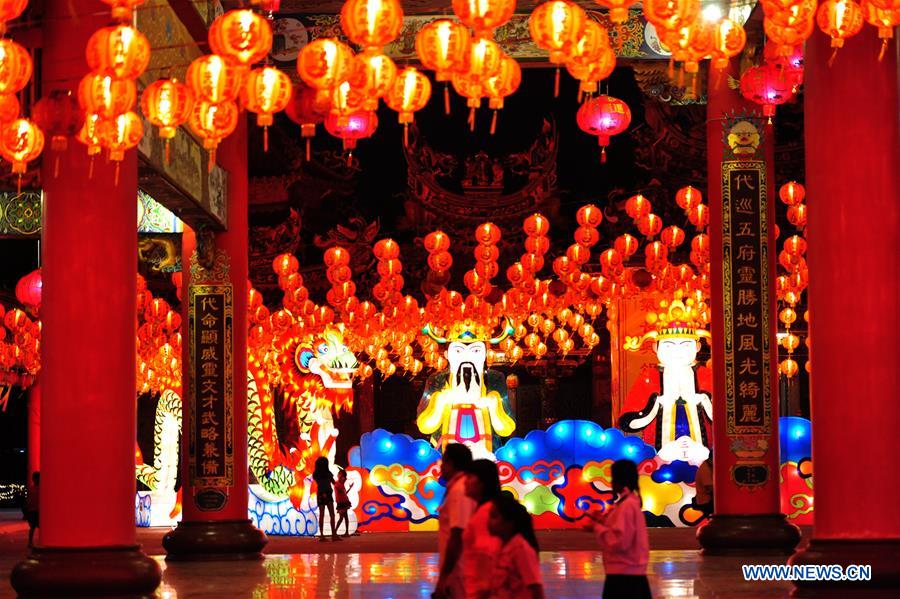 Bangkok se ilumina para celebrar el a?o nuevo lunar chino