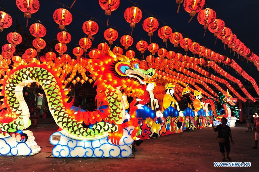 Bangkok se ilumina para celebrar el a?o nuevo lunar chino