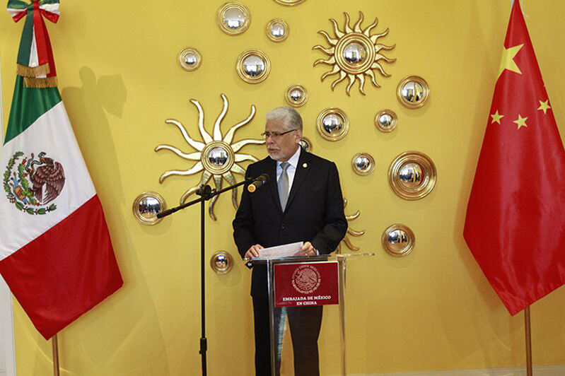 José Luis Bernal, embajador de Mexico en China, interviene durante la ceremonia por el  aniversario 213 del natalicio de Benito Juárez. Beijing, 21 de marzo del 2019. (Foto: YAC)