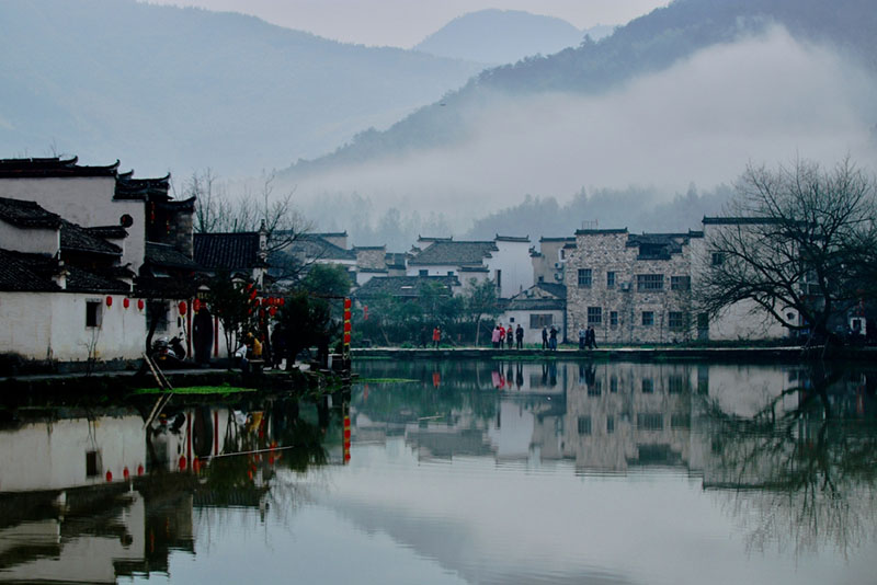 Hongcun, en Huangshan, provincia de Anhui, es un sitio muy famoso debido a su impecable arquitectura tradicional. Además, este pueblo es Patrimonio de la Humanidad UNESCO. Anhui , 20 de marzo del 2019. [Foto: Zhu Lixin/ Chinadaily.com.cn] 