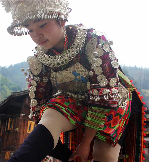 La minifalda Miao se pone de moda en Guizhou