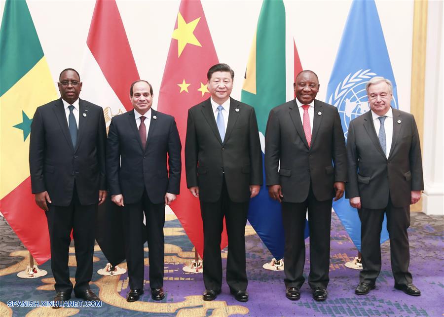 El presidente chino, Xi Jinping, preside una reunión de líderes de China y Africa, en Osaka, Japón, el 28 de junio de 2019. A la reunión también asistieron el presidente sudafricano, Cyril Ramaphosa, también excopresidente africano del Foro sobre la Cooperación China-Africa (FOCAC, siglas en inglés); el presidente egipcio, Abdel-Fattah al-Sisi, también presidente rotatorio de la Unión Africana (UA); el presidente senegalés, Macky Sall, actual copresidente africano del FOCAC, y el secretario general de la ONU, Antonio Guterres. (Xinhua/Pang Xinglei)