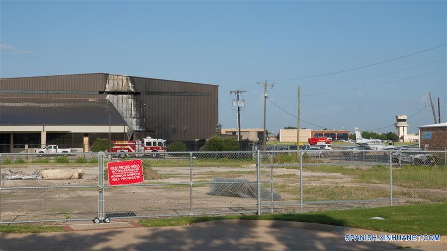 Vista de un hangar da?ado después de un accidente de un avión en el Aeropuerto de Addison, a 25 kilómetros al norte del centro de Dallas, Estados Unidos, el 1 de julio de 2019. Diez personas murieron luego de que un peque?o avión se estrelló la ma?ana del lunes cerca de Dallas, Texas. El avión bimotor acababa de despegar cuando se estrelló en el hangar. El incendio destruyó el avión. (Xinhua/Dan Tian)