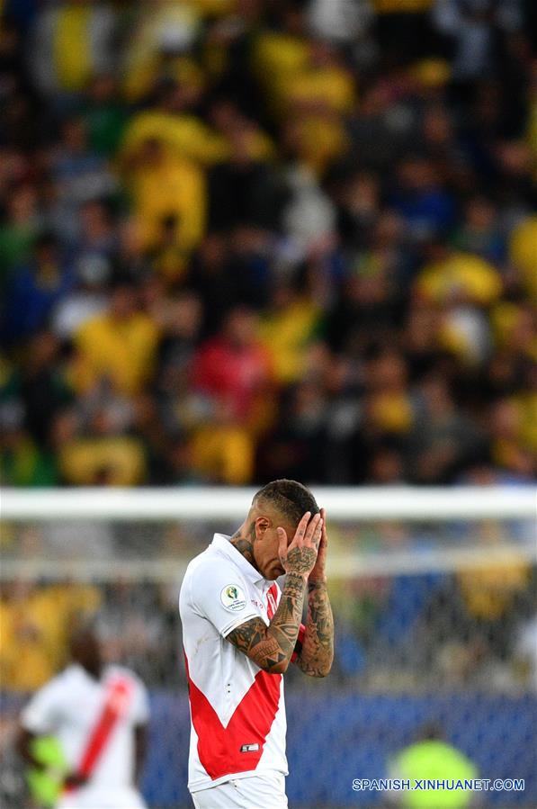 RIO DE JANEIRO, 7 julio, 2019 (Xinhua) -- El jugador Paolo Guerrero, de Perú, reacciona durante el partido correspondiente a la final de la Copa América 2019, ante Brasil, celebrado en el Estadio Maracaná, en Río de Janeiro, Brasil, el 7 de julio de 2019. (Xinhua/Xin Yuewei)