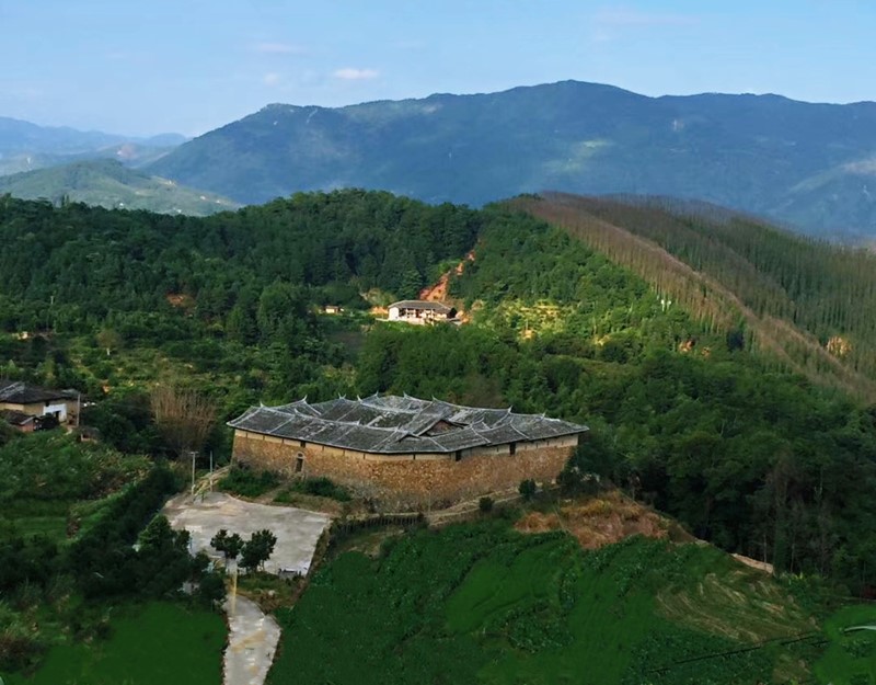 Niangzhai, castillo tradicional chino en la aldea Liangzhai, Fuzhou, provincia de Fujian, tiene más de 300 a?os de historia y cubre un área de más de 7.000 metros cuadrados. [Foto: Zhu Xianghao/ China Daily]